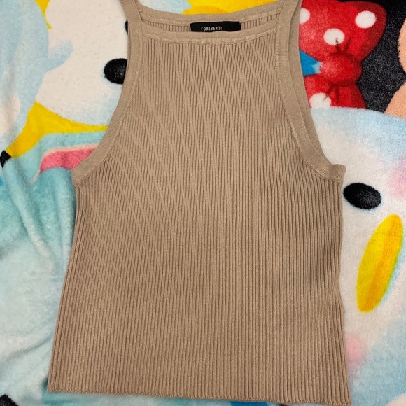 Clothes - Picture 4 of 8